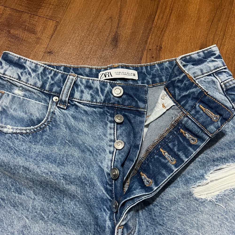 Zara - Picture 2 of 4